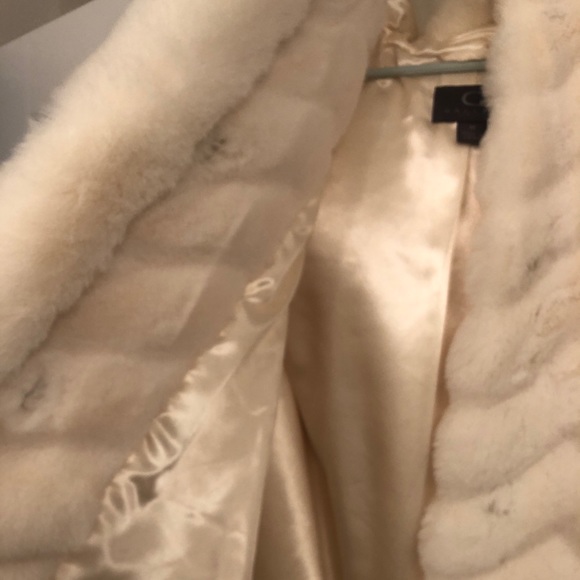 Faux fur coat - Picture 4 of 6